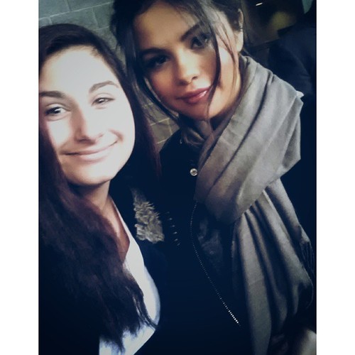 Selena with a fan