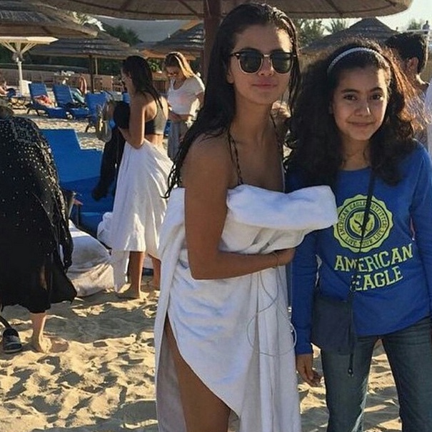 Selena with fans in Dubai
