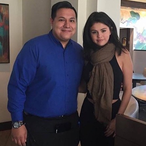 Selena with fans in Atlanta