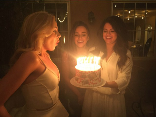 Selena at Raquelle Stevens's birhday