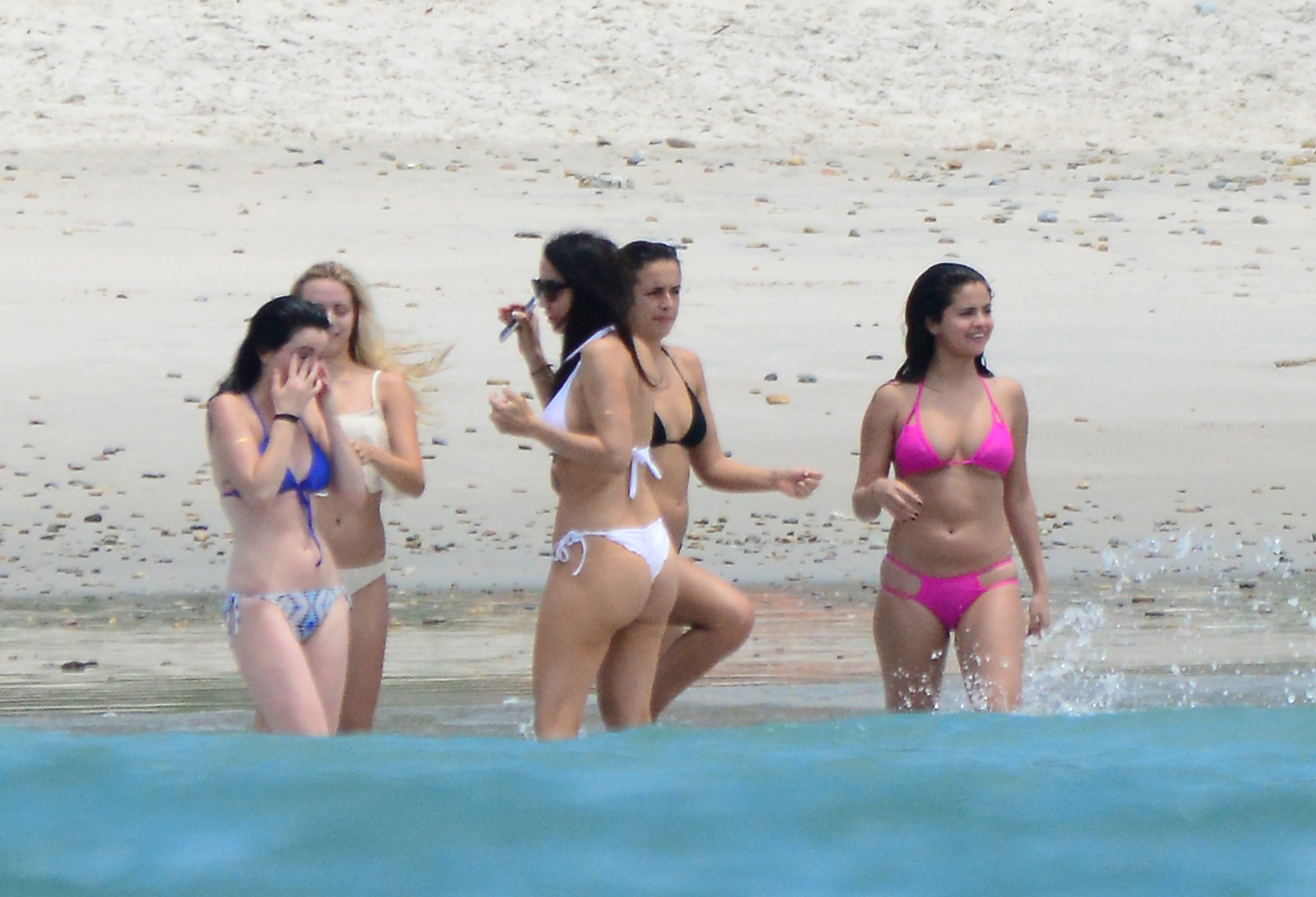 **EXCLUSIVE** Selena Gomez shows off her figure in a pink bikini in Mexico ...