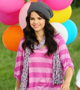 New pics from photoshoot for Dream Out Loud 2010