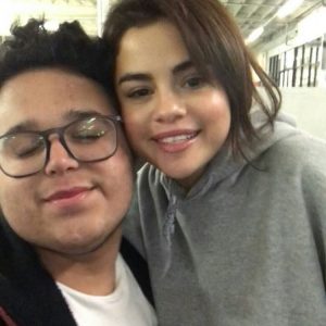 Fan pics and videos of Selena at ice hockey rink