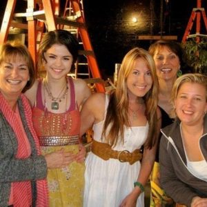 New rare pics of Selena with fans