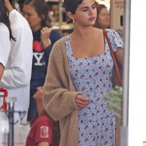 Selena at the supermarket trader Joe’s in Los Angeles