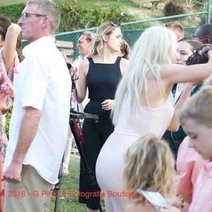 New pic of Selena in Jamaica