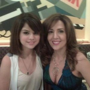 New rare pic of Selena with María Canals Barrera