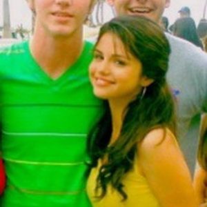 New rare pics of Selena