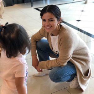 22 May Selena with fans at Fashion Island in Newport Beach, CA