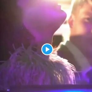 10 May Selena on Instagram Stories