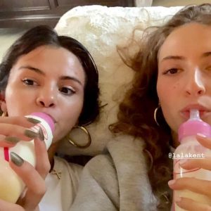 22 May Selena in Anna Collins Instagram Story