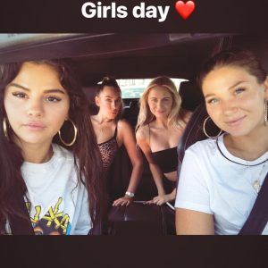 14 August Selena in Raquelle Stevens’s Instagram Story