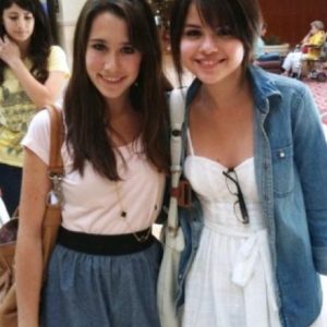 25 August new rare pics of Selena with fans in 2009