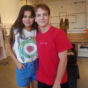 16 August selena with fans in Crystal Crive, California