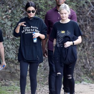 21 December Selena spotted hicking in Los Angeles