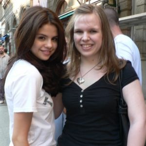 26 March rare pics of Selena with fans in Budapest in 2010
