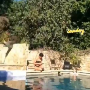 17 March Selena in Raquelle Stevens’s Instagram Story