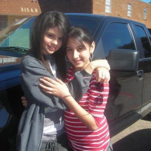 28 April check out new pics of Selena with fans in Texas from 2008