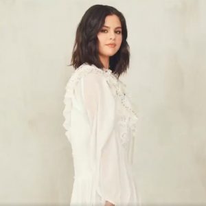 14 April @Coach on Twitter: First signs of spring: a great smile, romantic ruffles and these florals