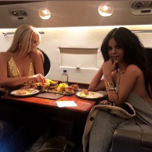 12 April Selena in Raquelle Stevens’s Instagram Story