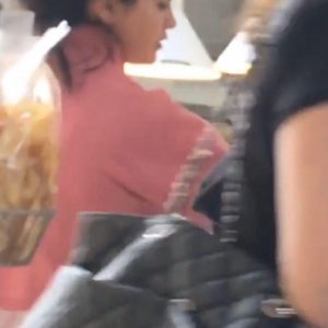 25 April @prettylikesel on Twitter: I love her