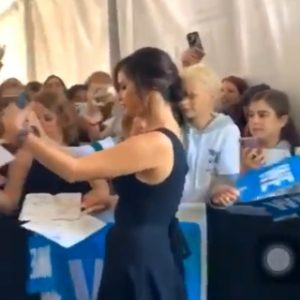 25 April Selena in Hung Vanngo’s Instagram Story