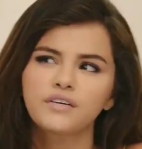 21 May Selena in Pantene Mexico Instagram Story