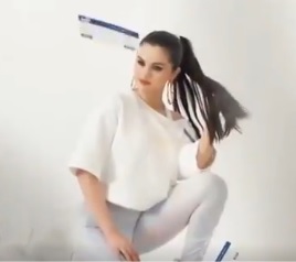 23 May Selena in Puma’s Instagram Story