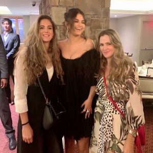 10 June couple of new pics of Selena with fans at The Dead Dont Die premiere