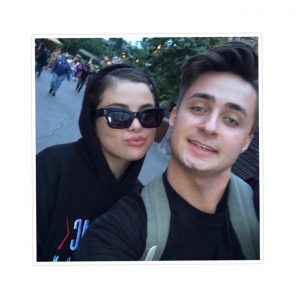 2 June @Timothy39206 on Twitter: I JUST MET SELENA GOMEZ AT DISNEYLAND!!!