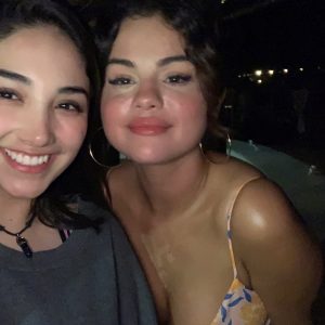30 June more pics of Selena with fans in Mexico