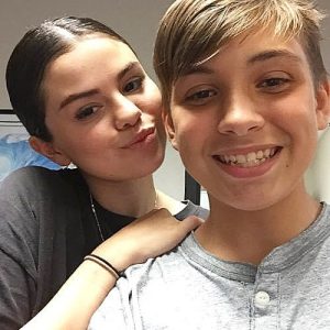 9 September new pic of Selena with a boy at Danny Jones Middle School in Texas