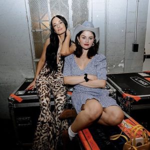 25 August new pic of Selena with Kacey Musgraves at Kacey’s concert in Los Angeles