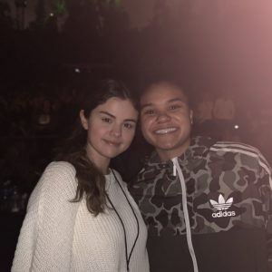 26 September @voteMcclain_  on Twitter: GUYS AFTER MAKING EYE CONTACT WITH HER