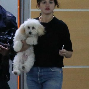 20 September Selena spotted leaving the Shark Tank studio in West Hollywood, California