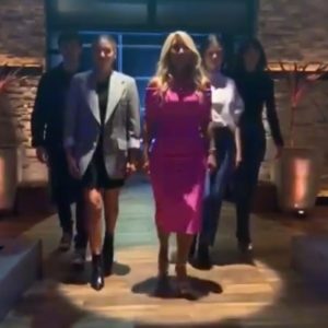 17 October @ABCSharkTank on Twitter: Actual footage of @selenagomez’s return #SelenaIsBack