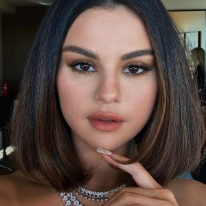 24 November @hungvanngo on Instagram: #SelenaGomez x #AMAS2019 ❤️🌟⚡️💫✨⭐️.