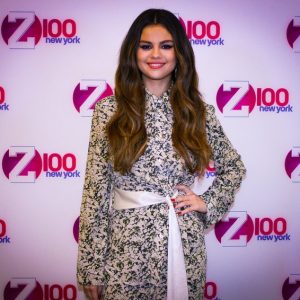 7 November @Z100NewYork on Twitter: @selenagomez recalls how @juliamichaels was there for her ‘when things got crazy’!