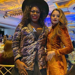 17 November Selena with a fan at ACLU SoCal’s Annual Bill of Rights dinner last night in Beverly Hills