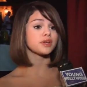 22 November @younghollywood on Twitter: In honor of @selenagomez announcing her new album release date (1/10/2020!), we’re throwing it back to this moment with her over a decade ago