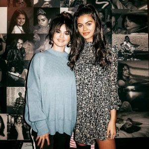 14 December new pics of Selena with fans at secret listening session og Rare and on NRJ FM