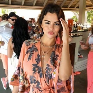 25 December new pic of Selena in Jamaica from February 2018