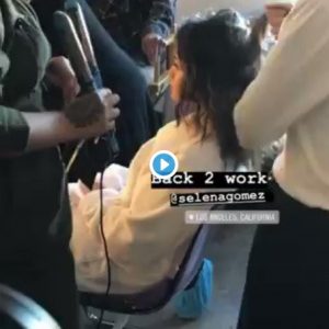 16 December Selena in @heyhunt’s Instagram story