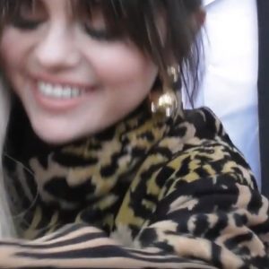 13 December Selena arriving and meeting fans on NRJ FM in Paris