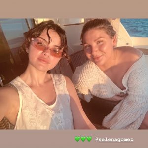 3 January Selena in @caro_franklin’s Instagram story