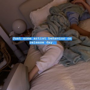 10 January Selena in Liz Golden, Raquelle Stevens’ and Connar Franklin’s Instagram Stories