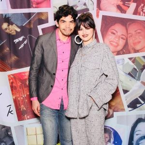 14 January more pics and videos of Selena with fans at the Puma Flashgrip Store in New York