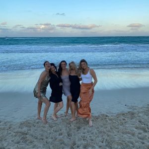 2 January @raquellestevens on Instagram: 2020 ✨🤍