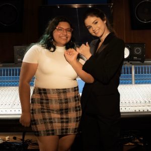 16 January new pic of Selena doing pinky promise with a fan