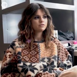 9 January check out Selena’s little interview with Spotify “Rare Stories”